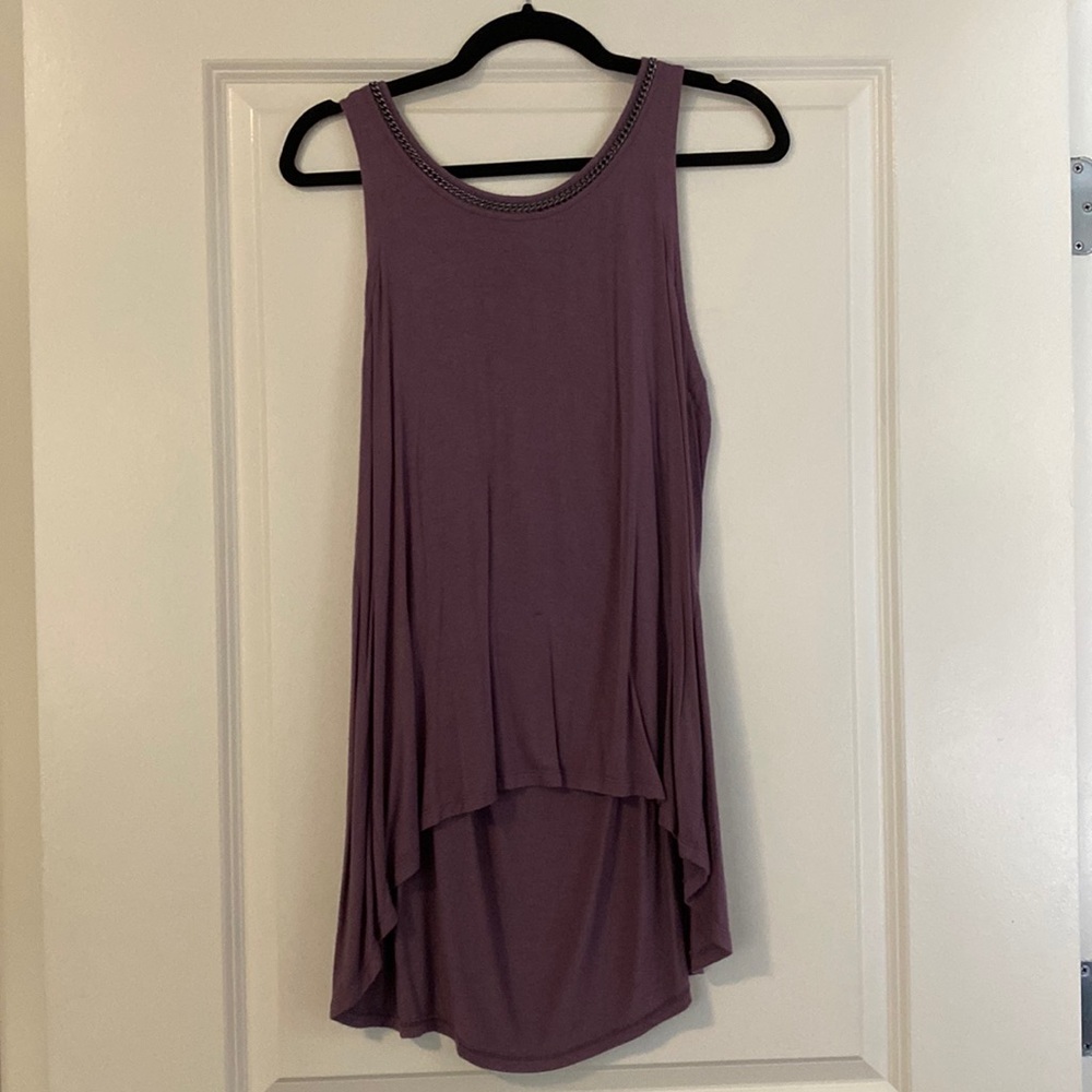 Light purple tank with chain detail